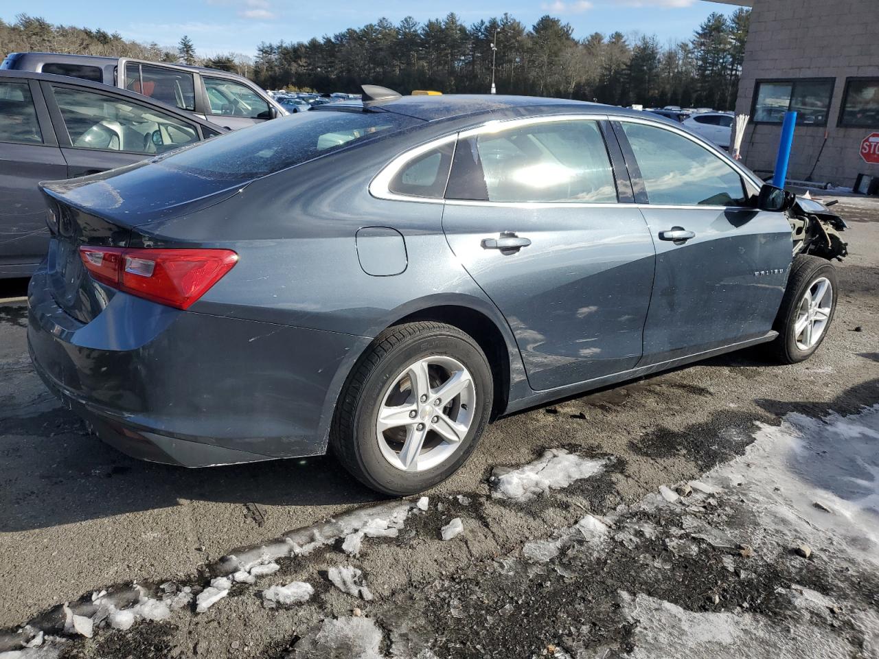 2019 Chevrolet Malibu - Image 3