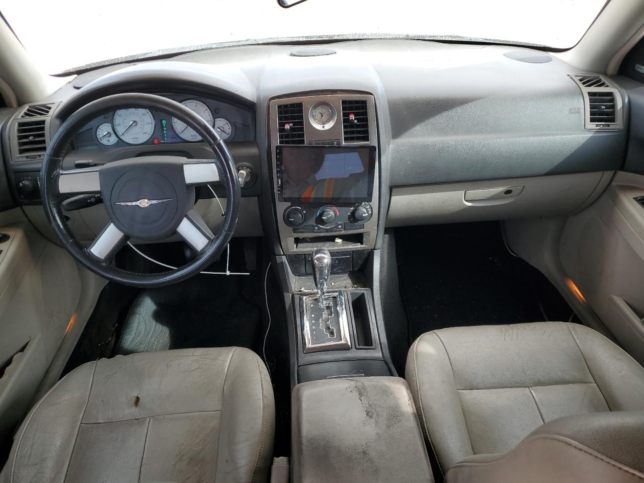 2005 Chrysler 300 - Image 8