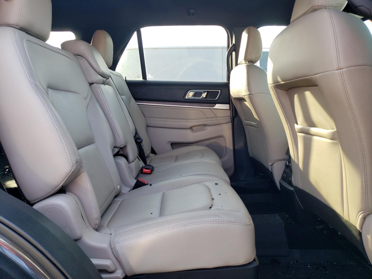 2019 Ford Explorer - Image 11