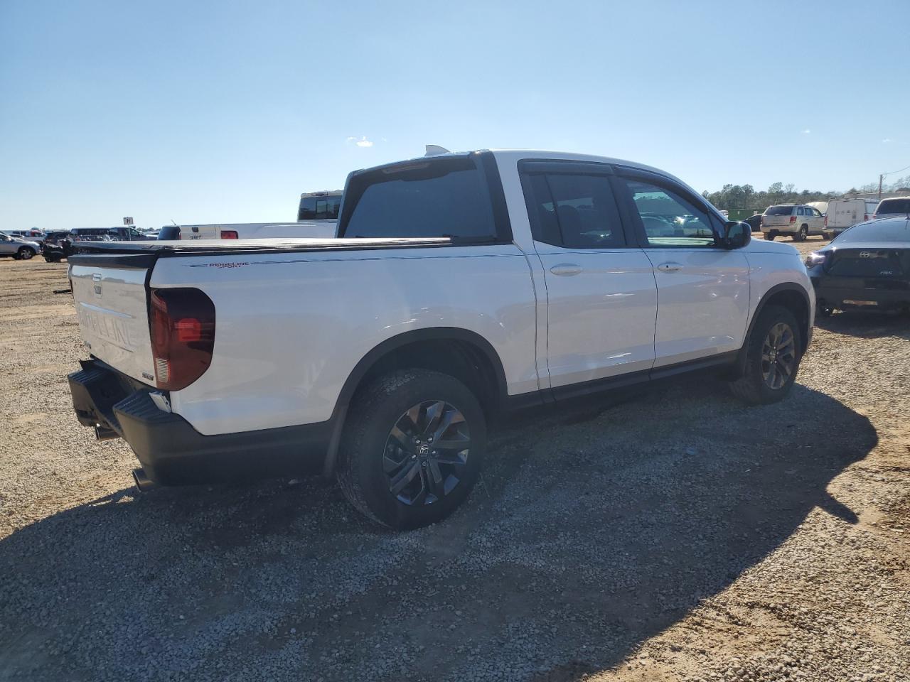 2024 Honda Ridgeline - Image 3