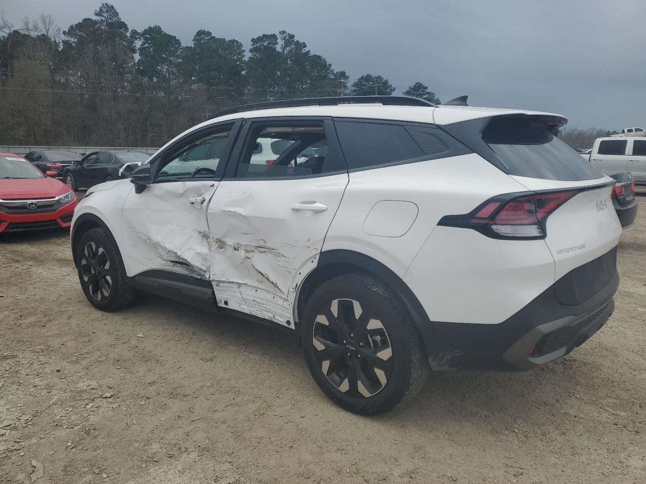 2024 Kia Sportage - Image 2