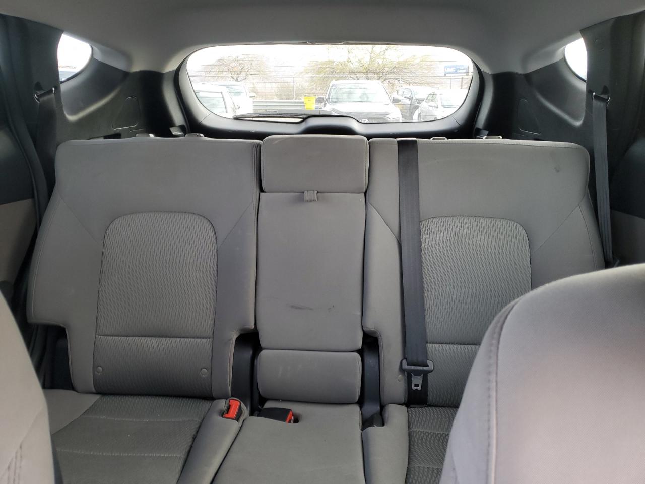 2017 Hyundai Santa Fe - Image 10