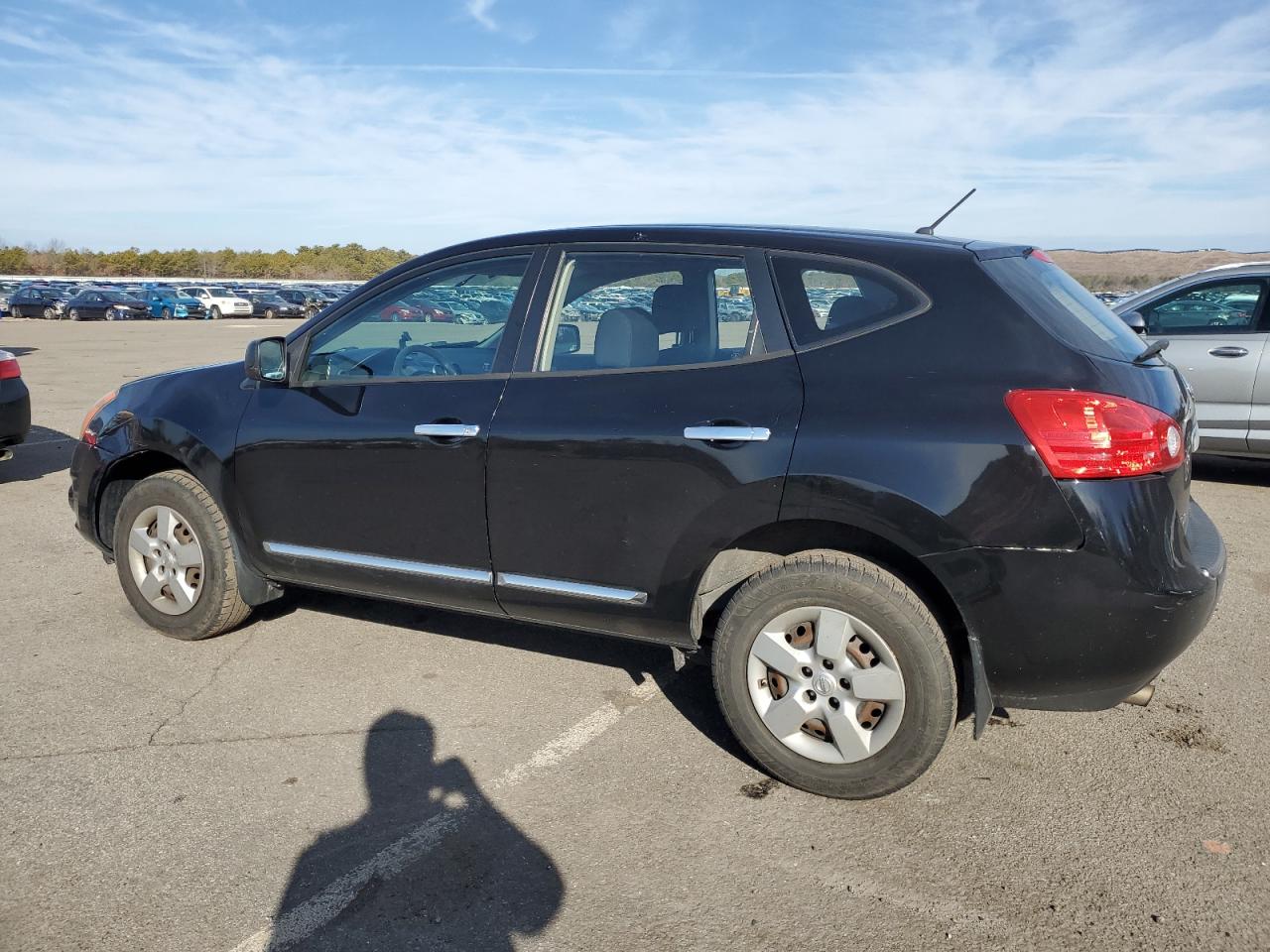 2014 Nissan Rogue - Image 2