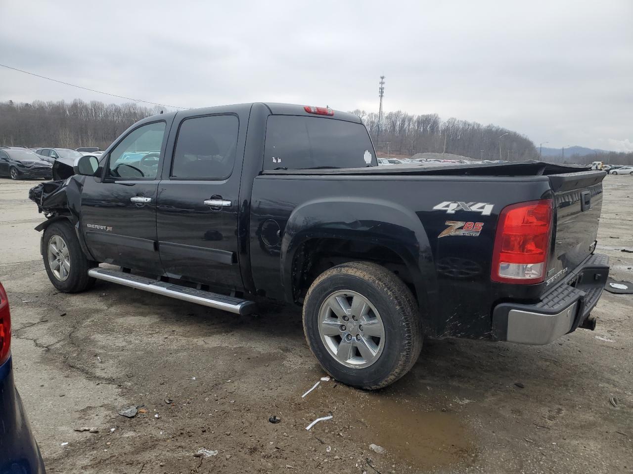 2010 GMC Sierra - Image 2
