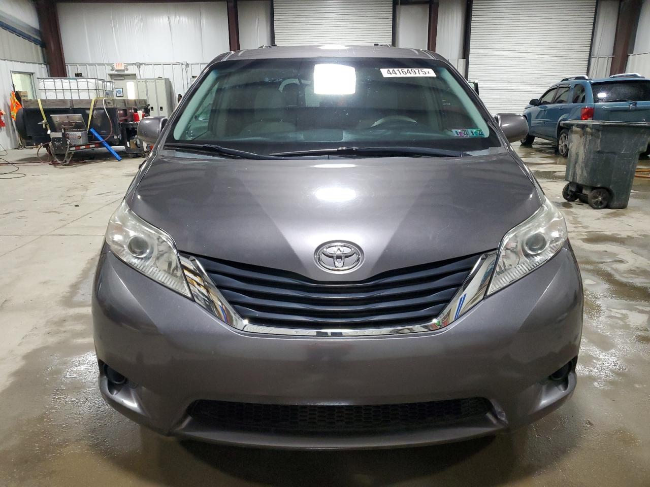 2012 Toyota Sienna - Image 5