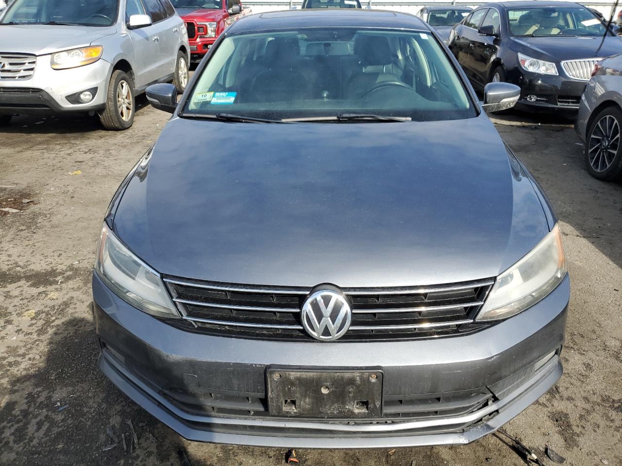 2015 Volkswagen Jetta - Image 5