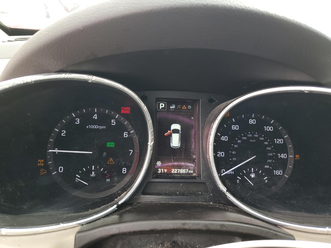 2017 Hyundai Santa Fe - Image 9