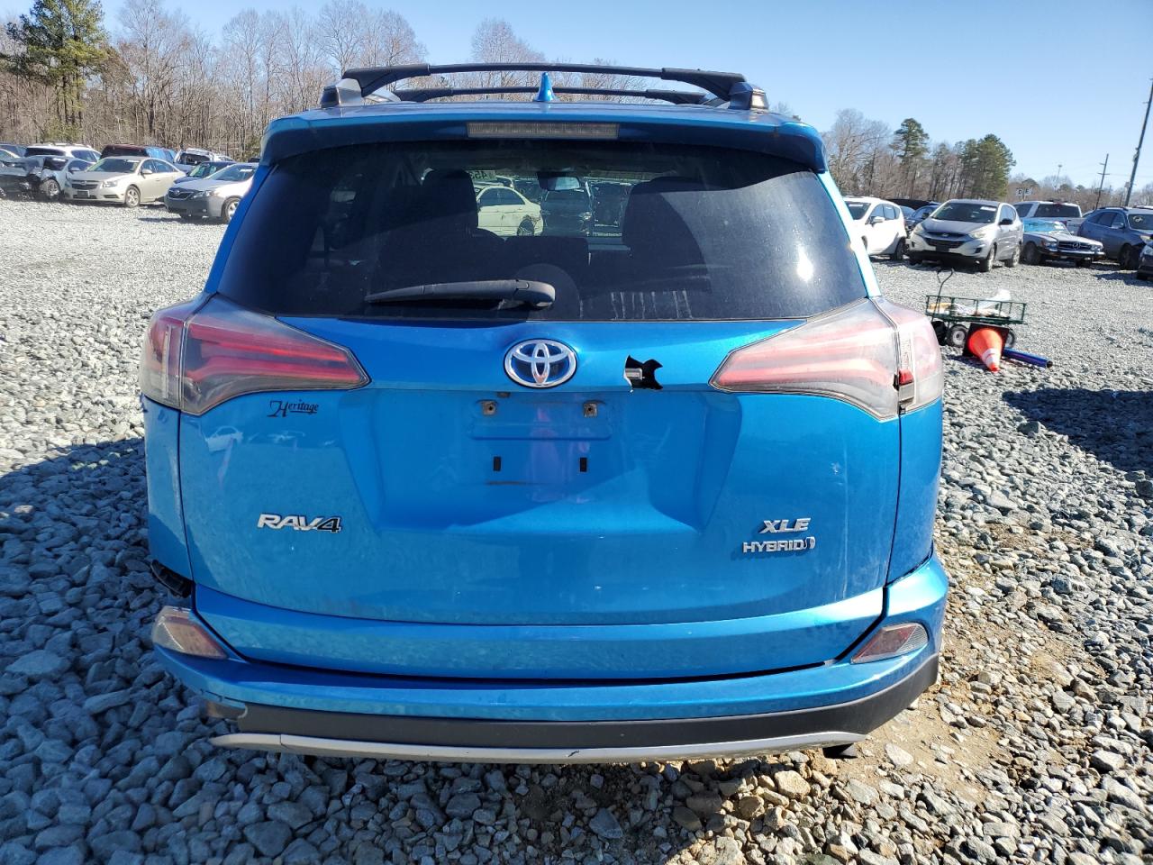 2017 Toyota RAV 4 - Image 6