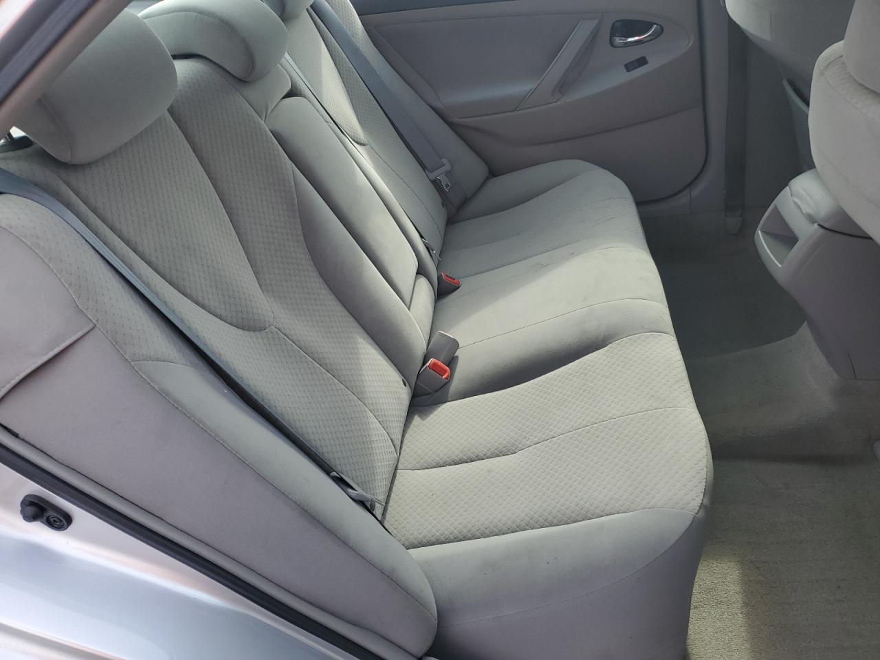 2009 Toyota Camry - Image 10