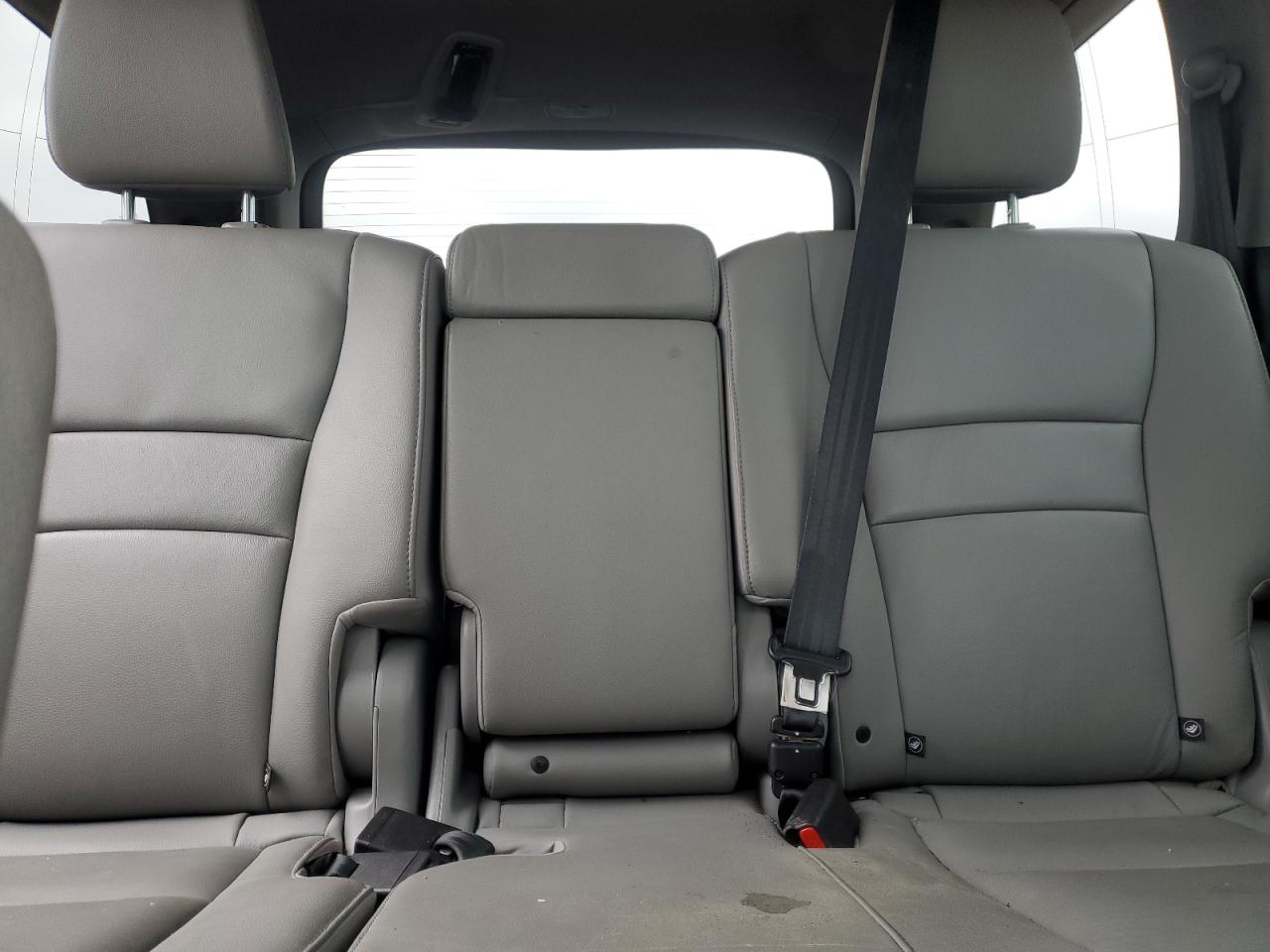 2017 Honda Pilot - Image 10