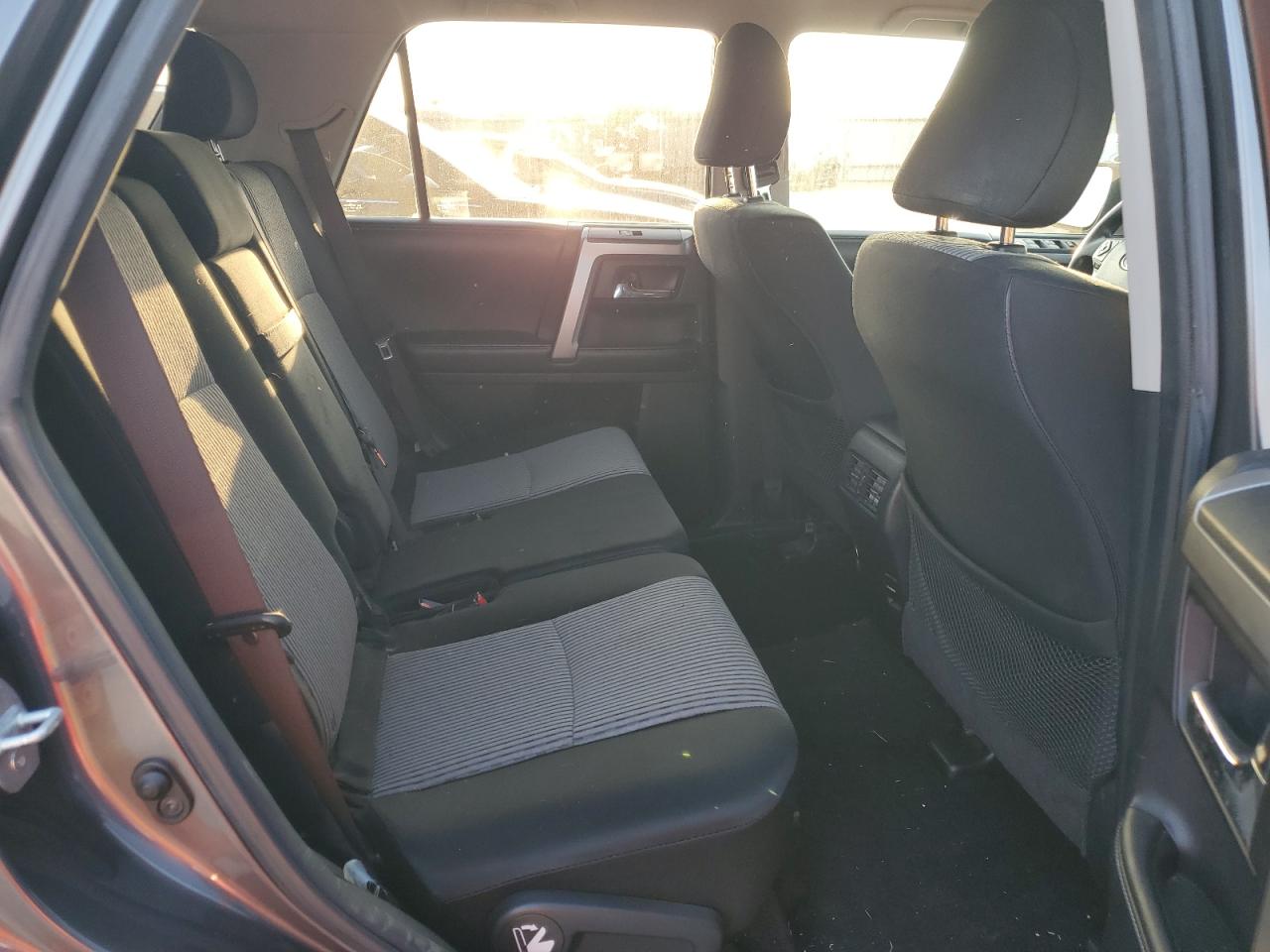 2015 Toyota 4Runner - Image 11
