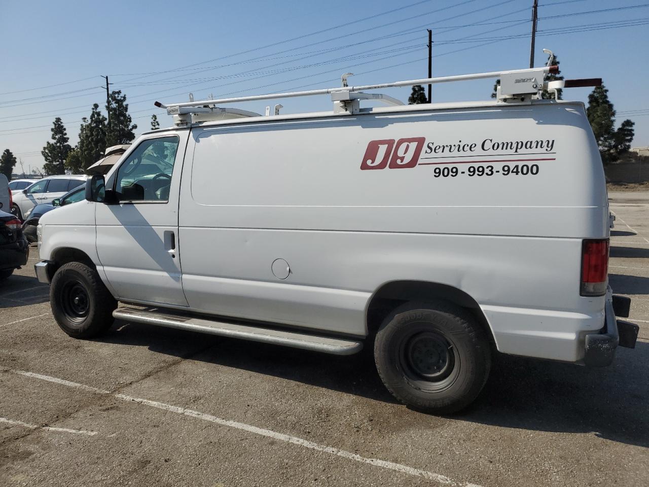 2014 Ford Econoline - Image 2