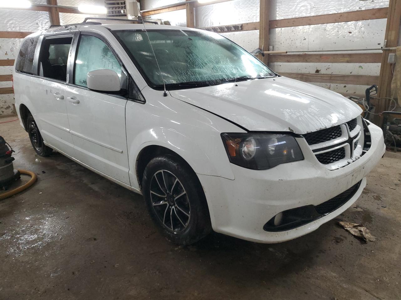 2017 Dodge Caravan - Image 4