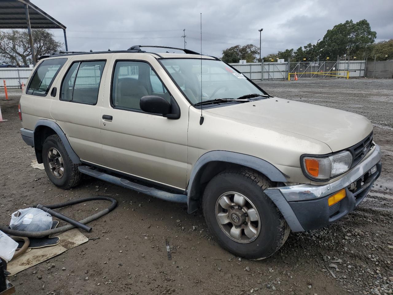1999 Nissan Pathfinder - Image 4