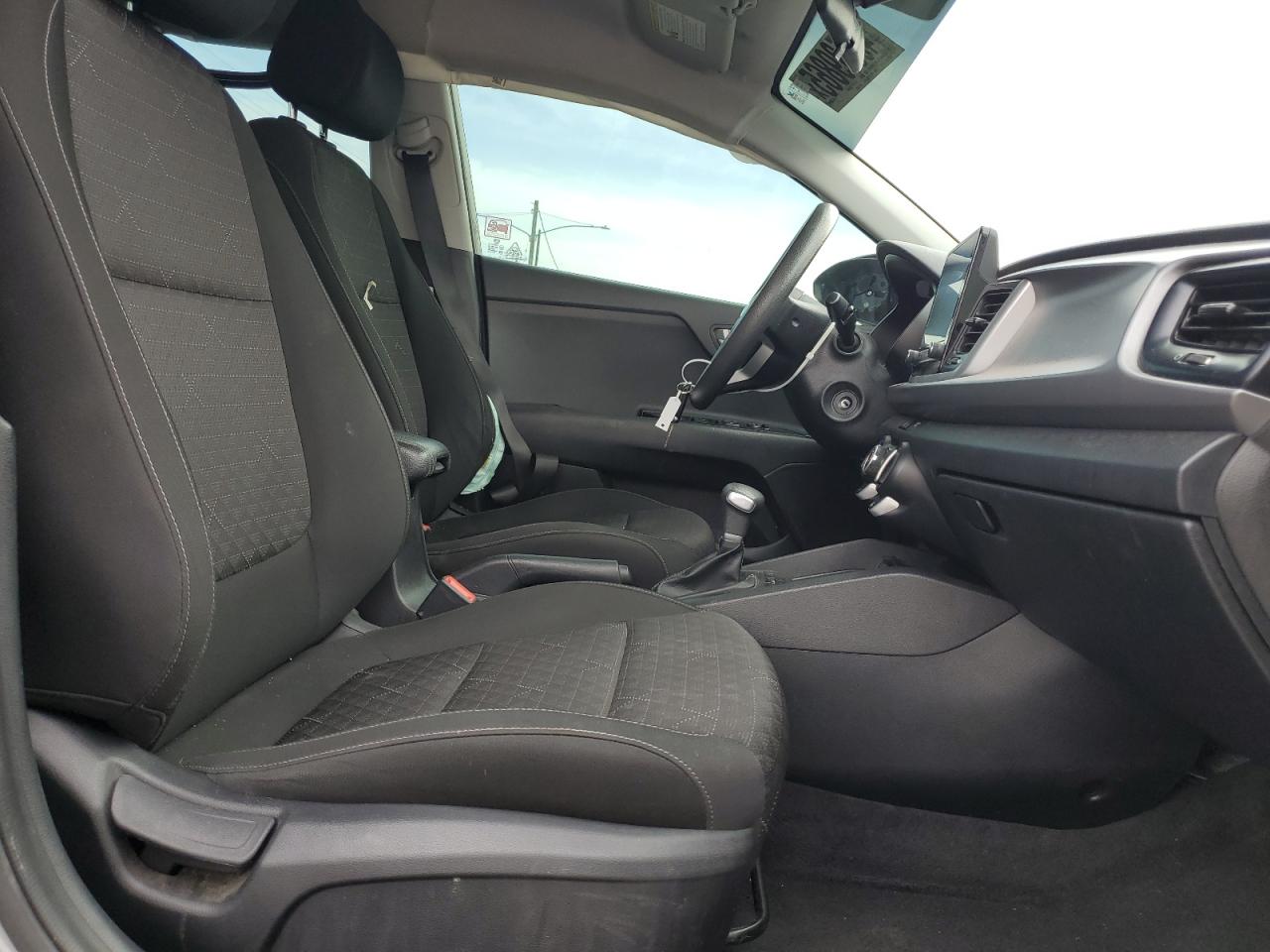 2021 Kia Rio - Image 7