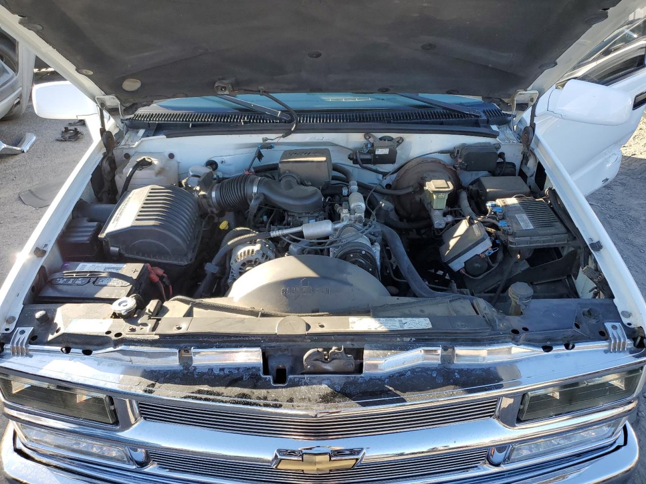 1997 Chevrolet Tahoe - Image 12