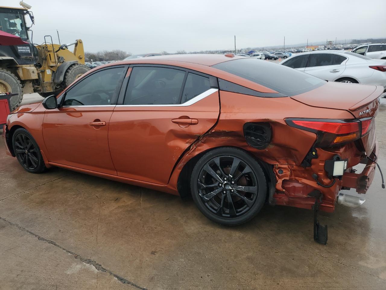 2020 Nissan Altima - Image 2
