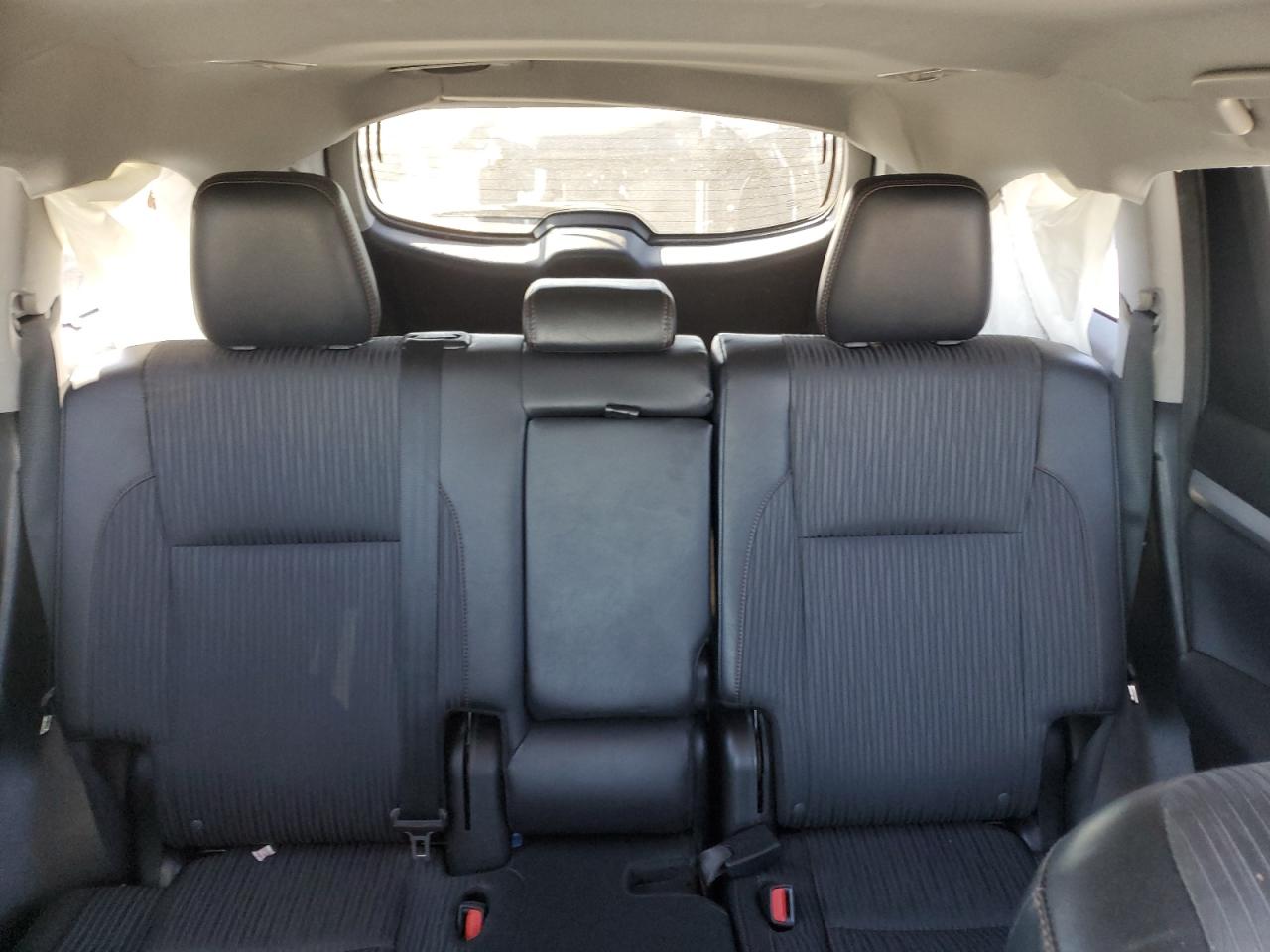 2016 Toyota Highlander - Image 10