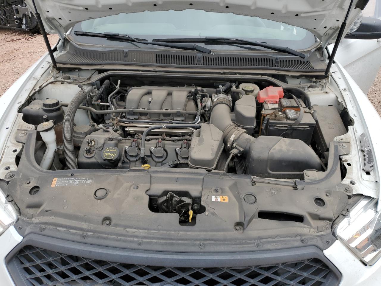 2015 Ford Taurus - Image 12