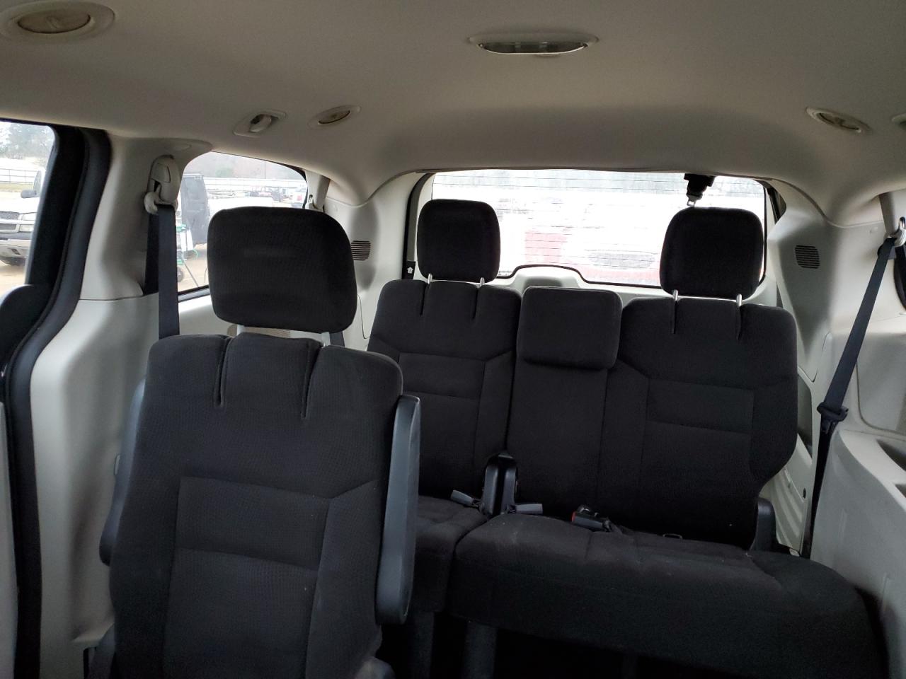 2015 Dodge Caravan - Image 10