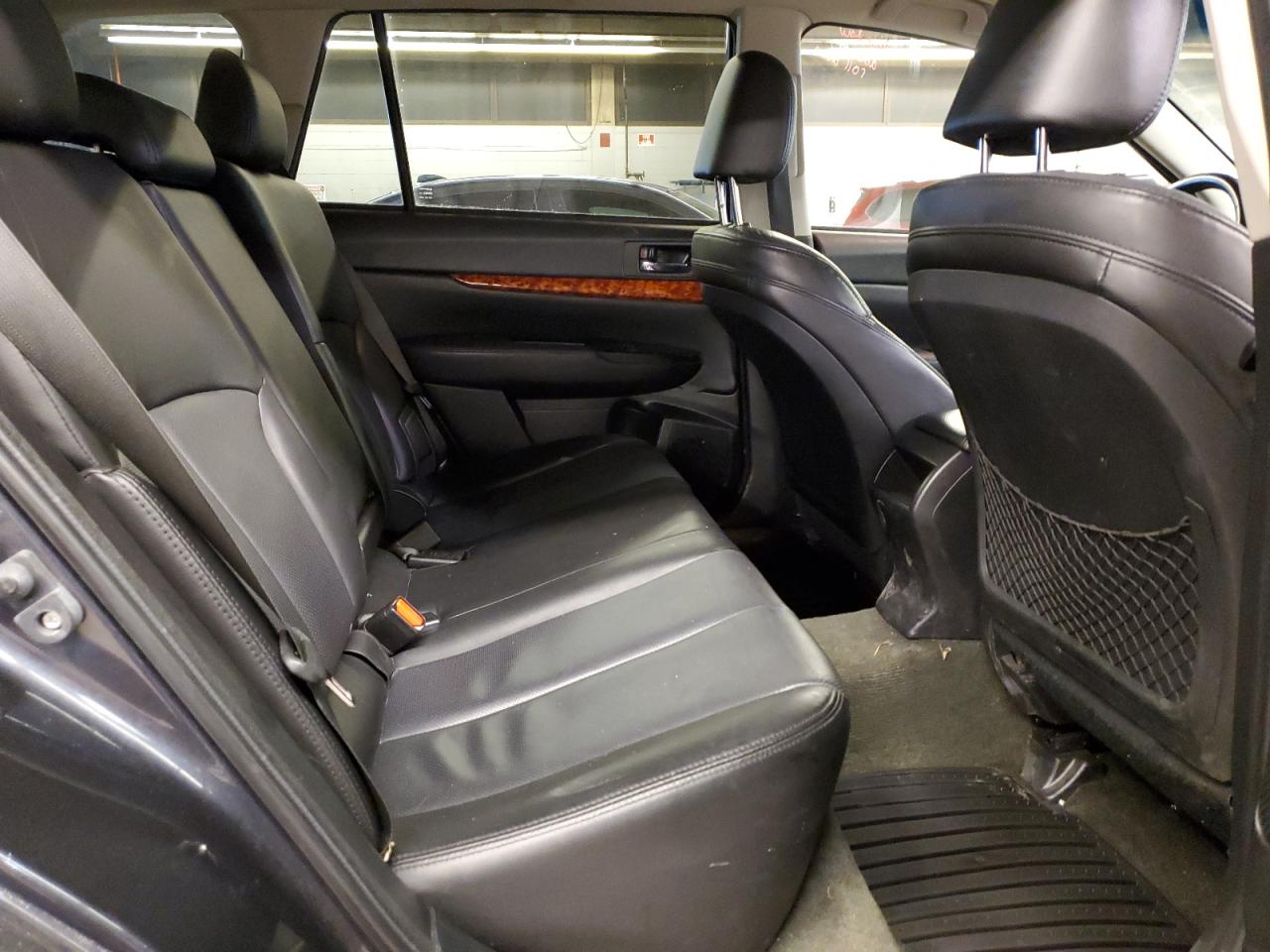 2012 Subaru Outback - Image 10