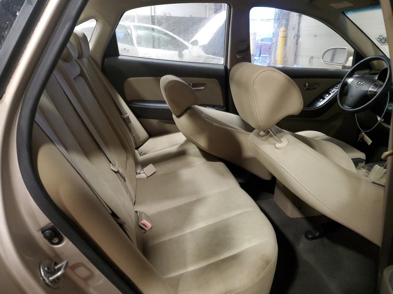 2010 Hyundai Elantra - Image 10