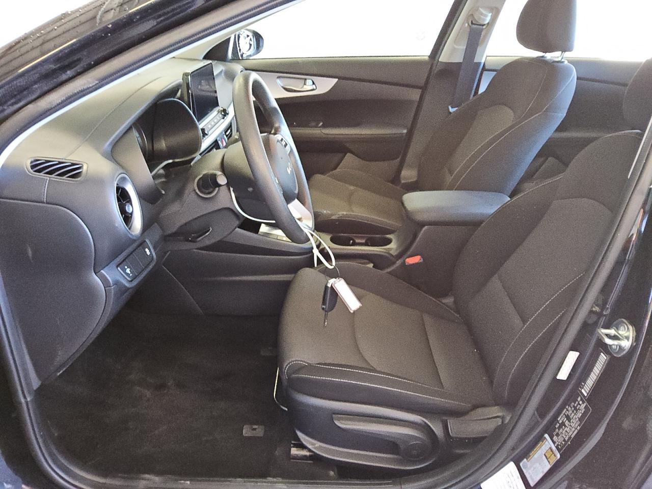 2024 Kia Forte - Image 7