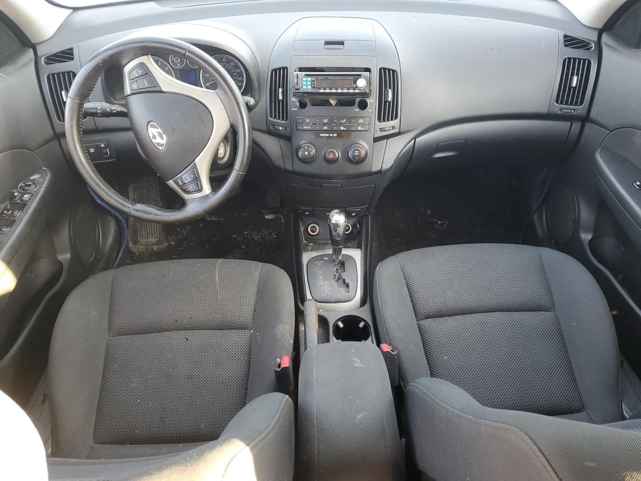 2010 Hyundai Elantra - Image 8