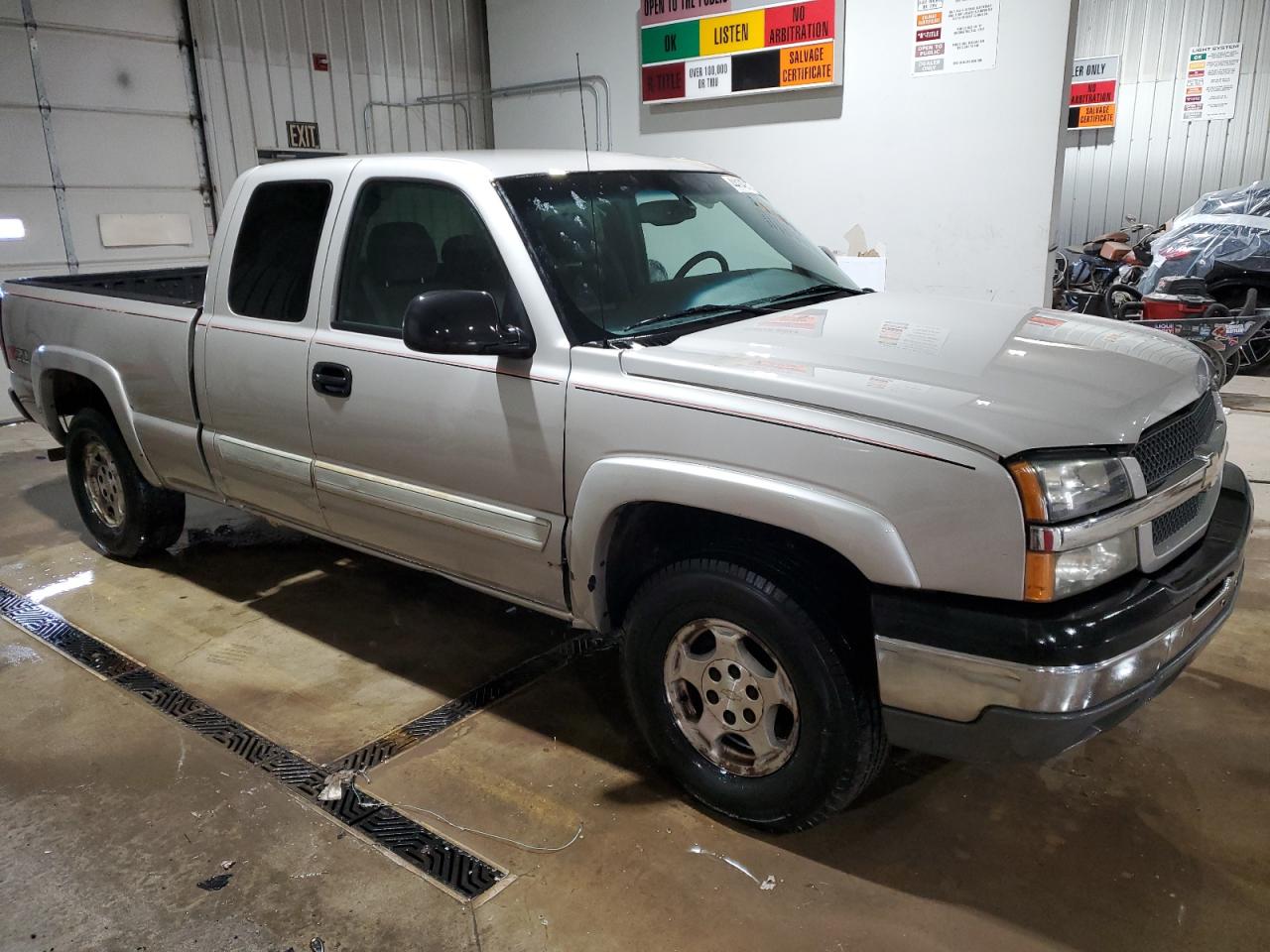 2004 Chevrolet Silverado - Image 4