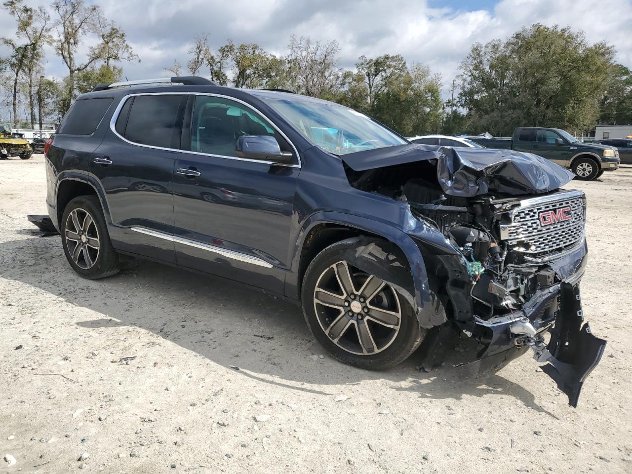 2018 GMC Acadia - Image 4