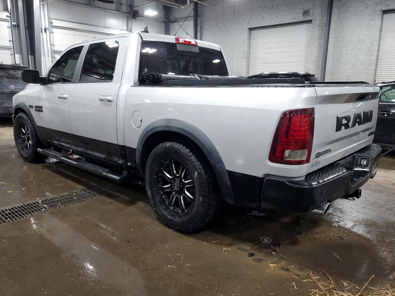 2016 RAM 1500 - Image 2