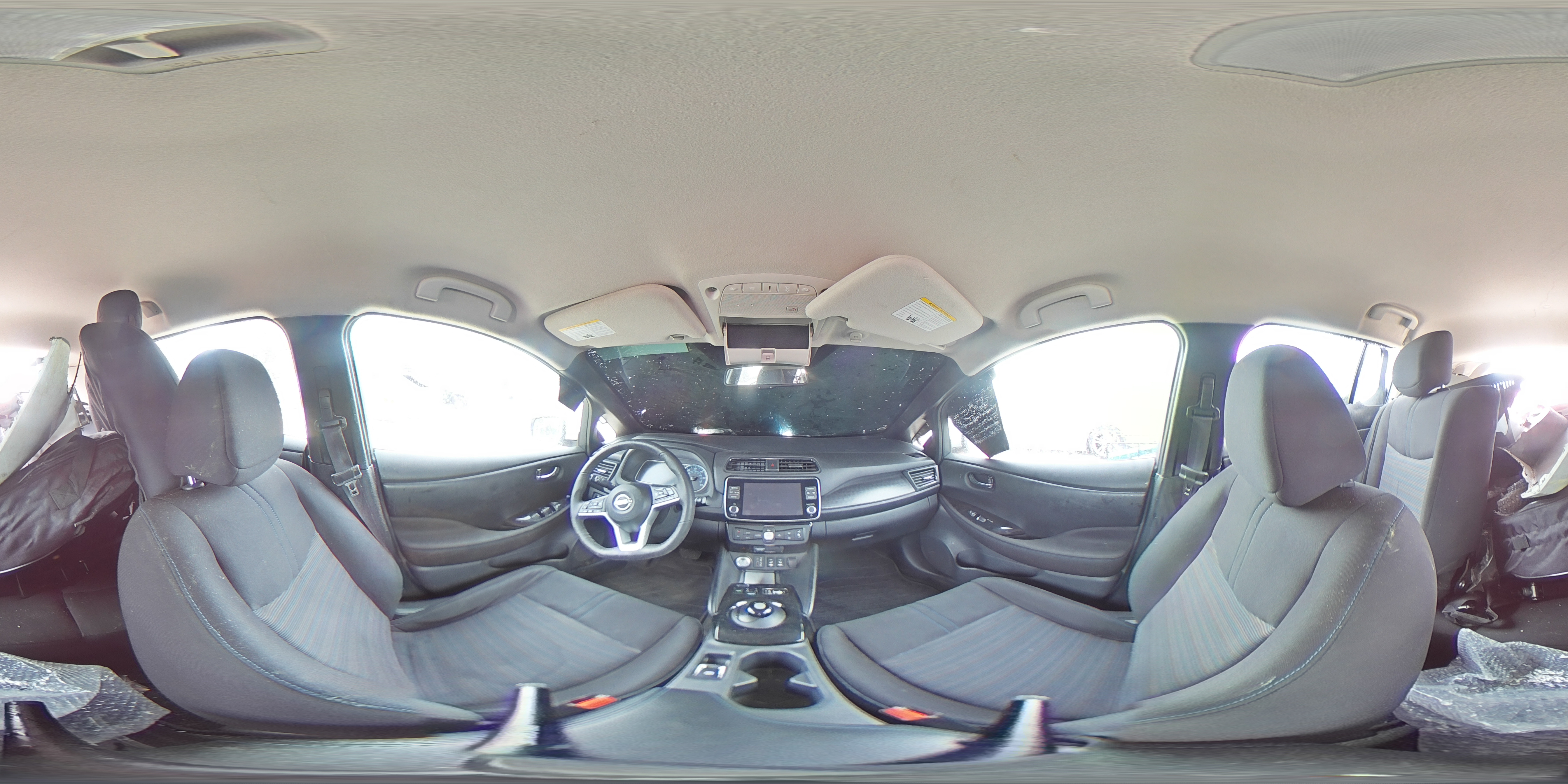 2024 Nissan Leaf - Image 16
