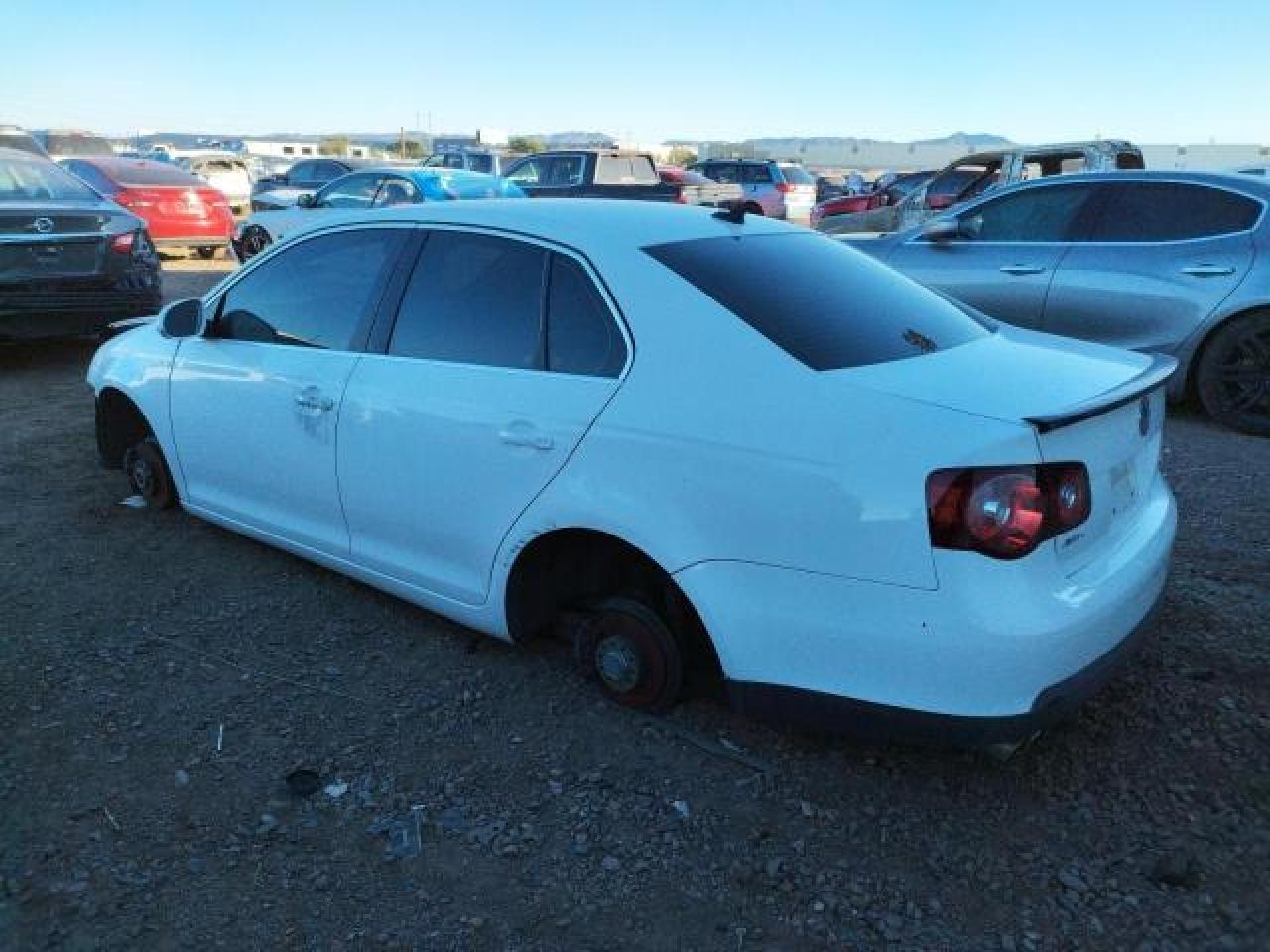 2010 Volkswagen Jetta - Image 3