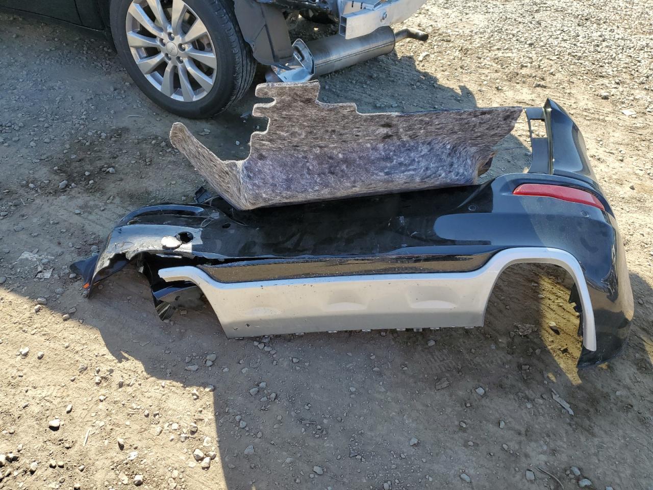 2018 Jeep Cherokee - Image 13