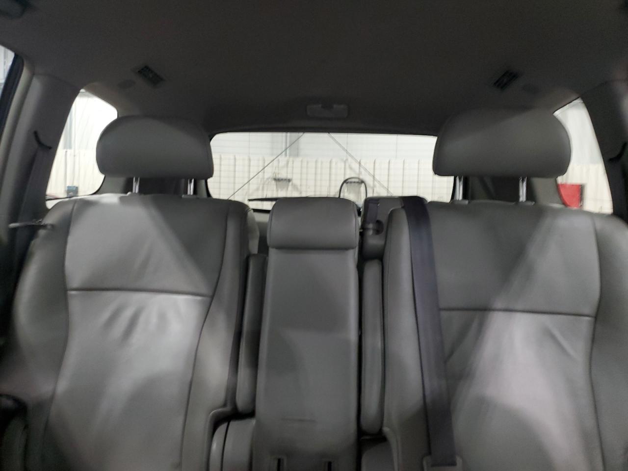 2010 Toyota Highlander - Image 10