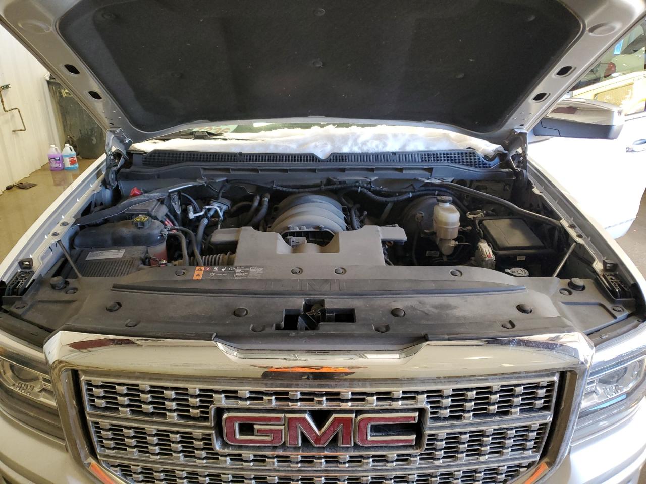 2018 GMC Sierra - Image 11