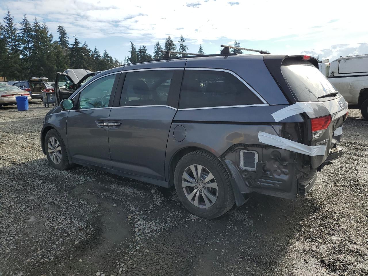 2016 Honda Odyssey - Image 2