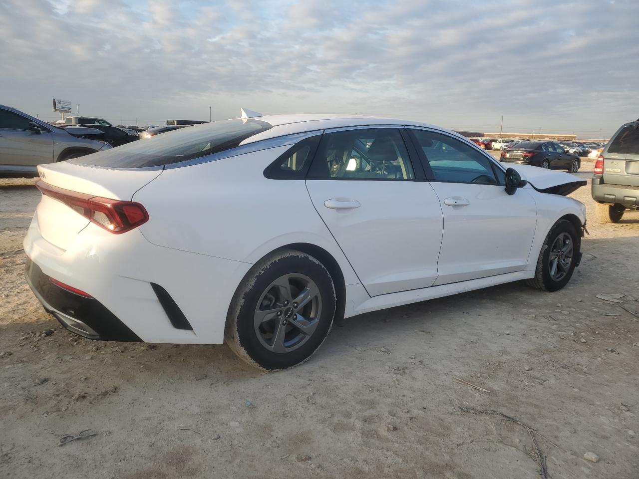 2022 Kia K5 - Image 3