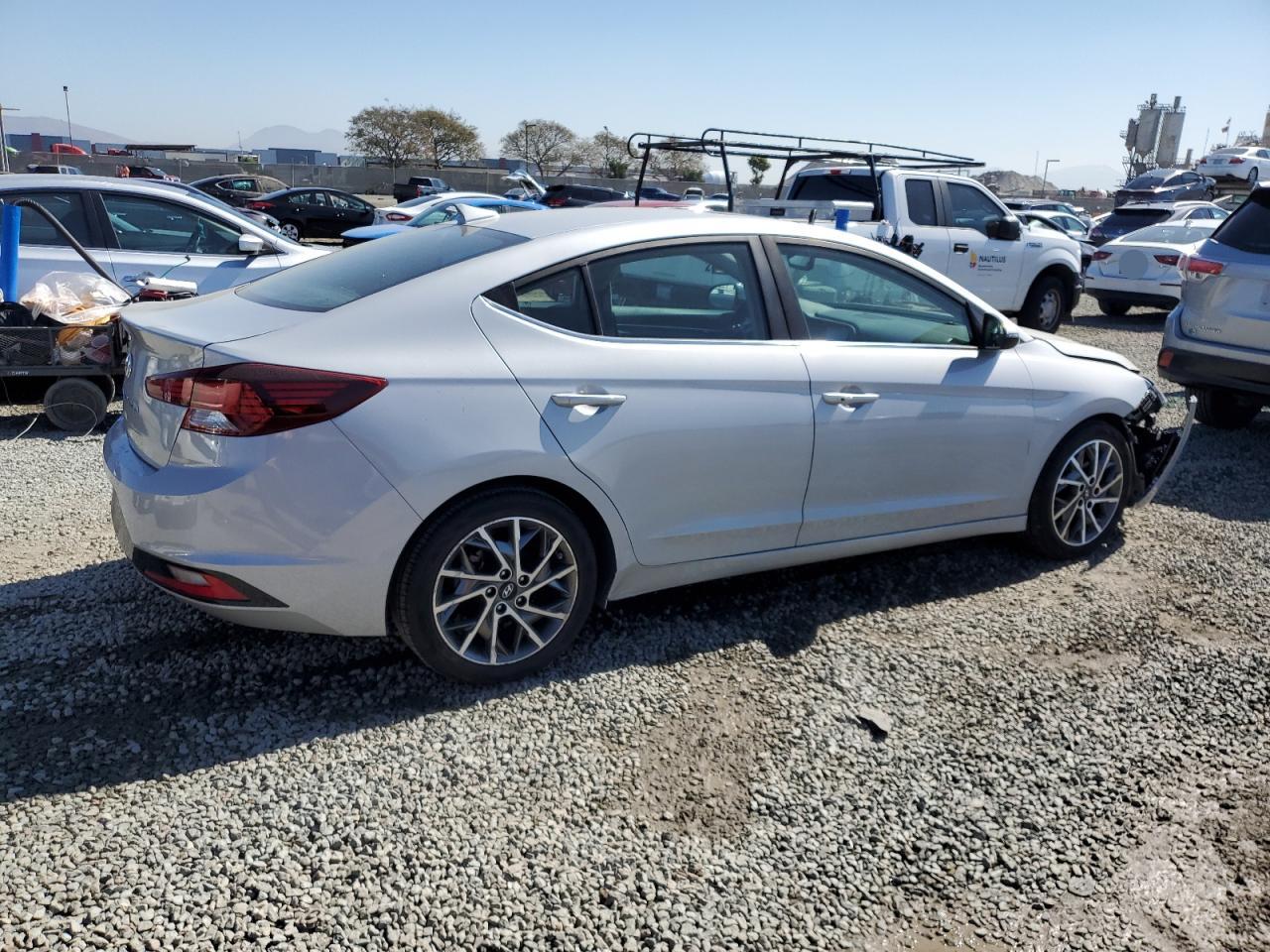 2019 Hyundai Elantra - Image 3