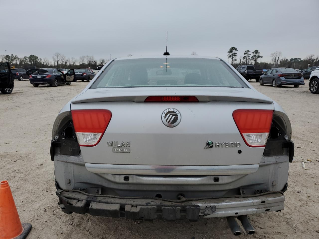 2010 Mercury Milan - Image 6