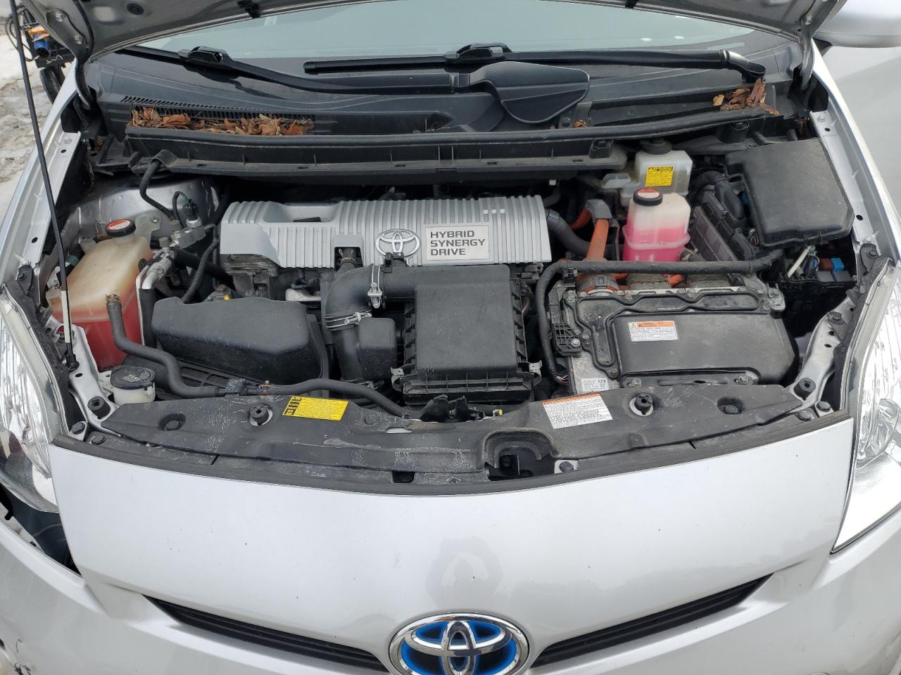 2015 Toyota Prius - Image 12