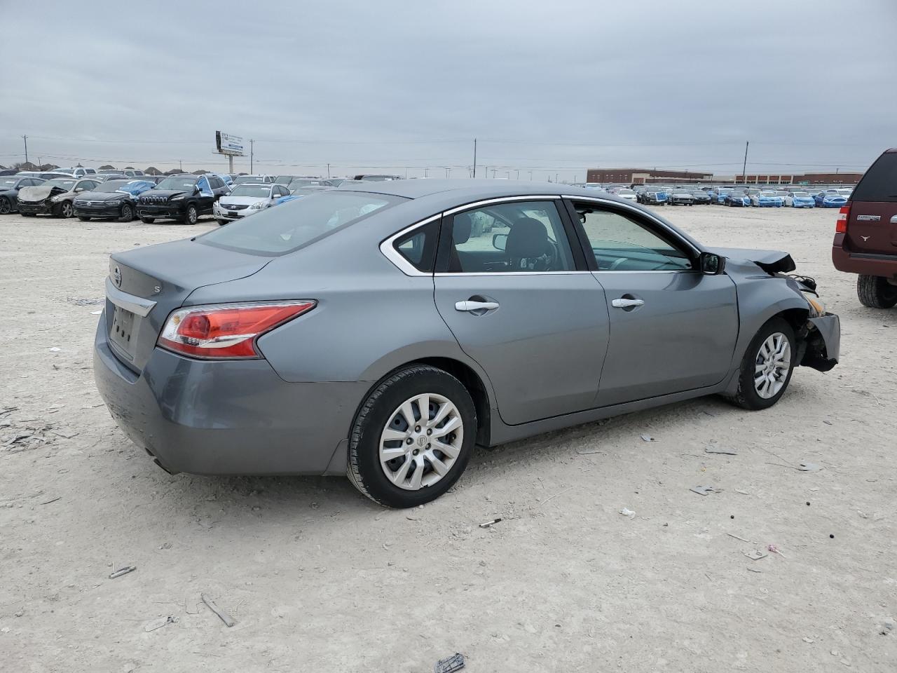 2015 Nissan Altima - Image 3