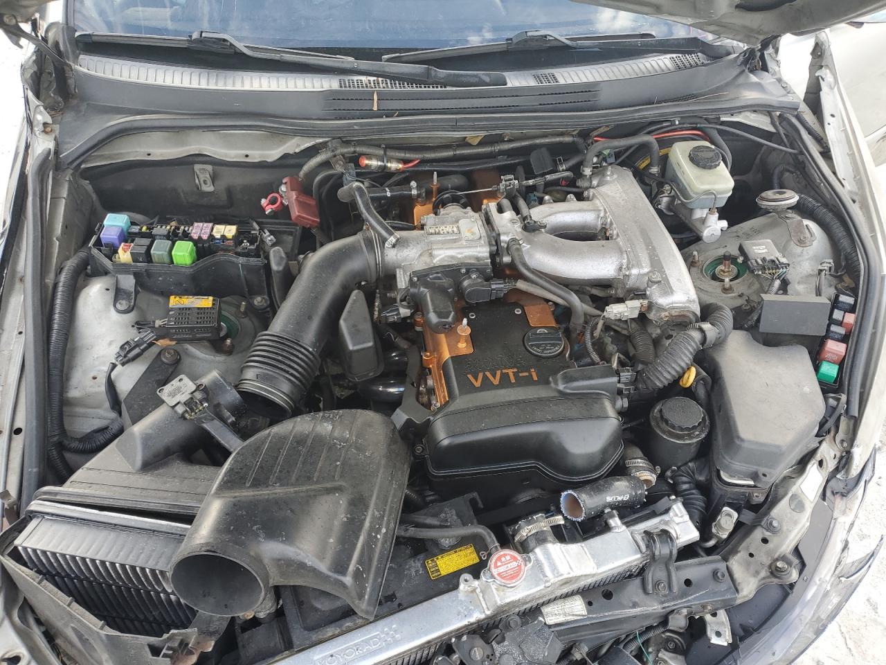 2002 Lexus IS - Image 11