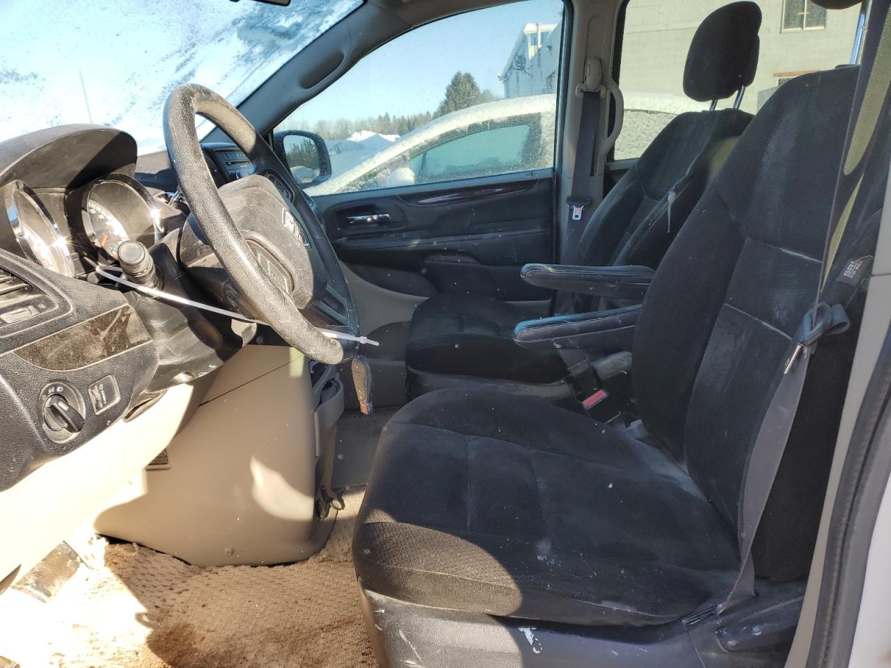 2016 Dodge Caravan - Image 7