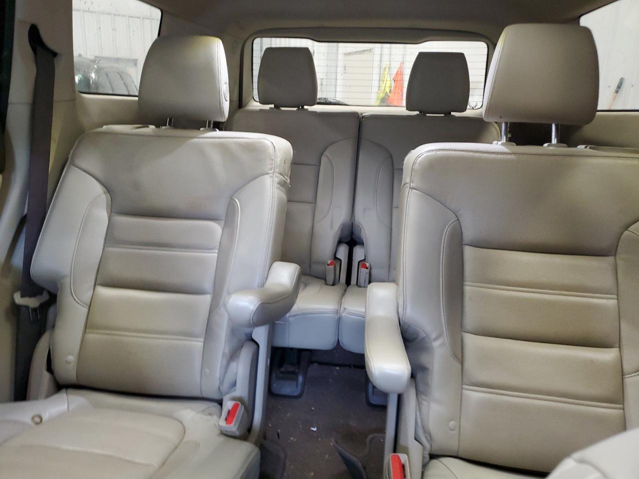 2017 GMC Acadia - Image 10