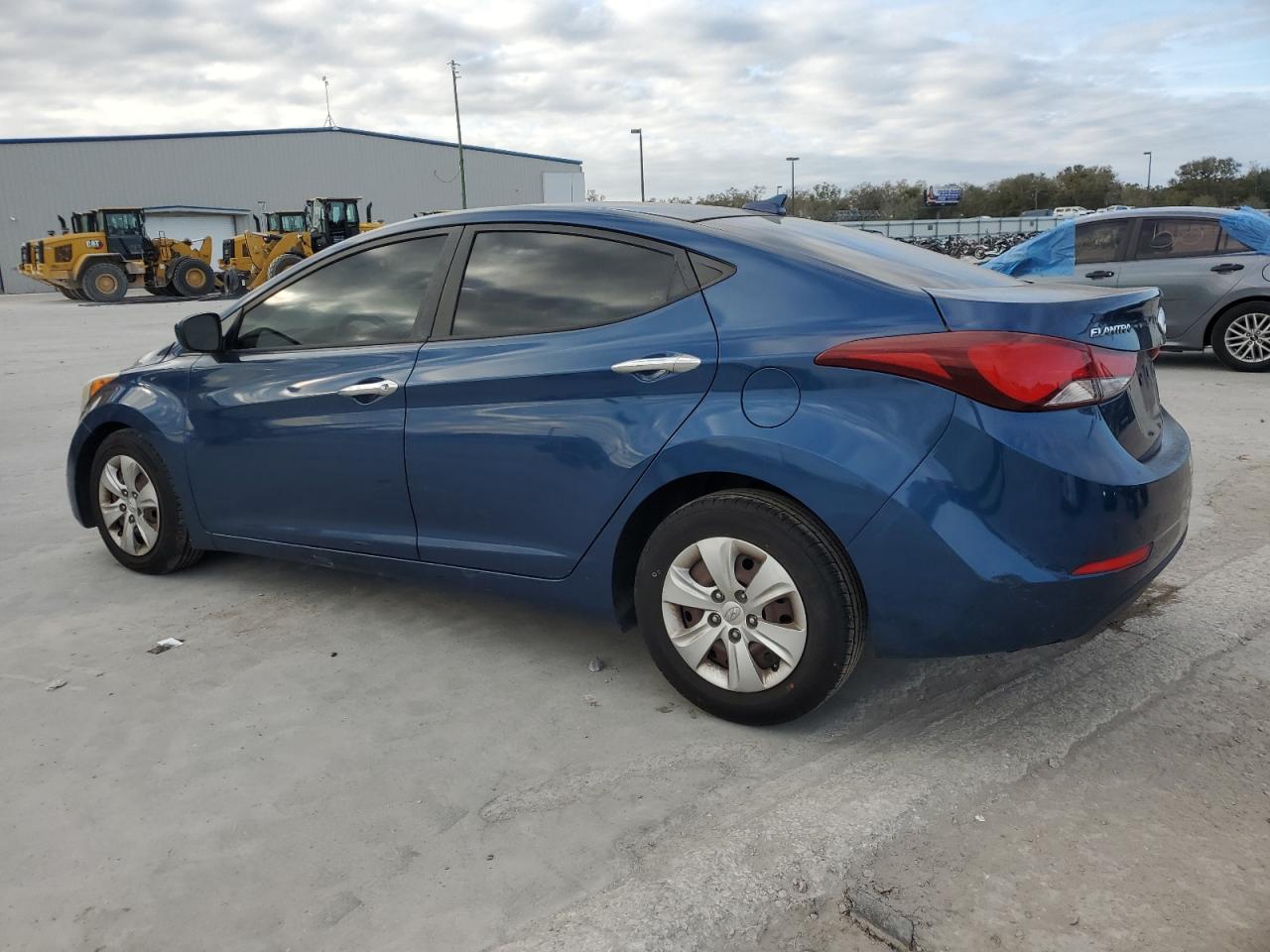 2016 Hyundai Elantra - Image 2
