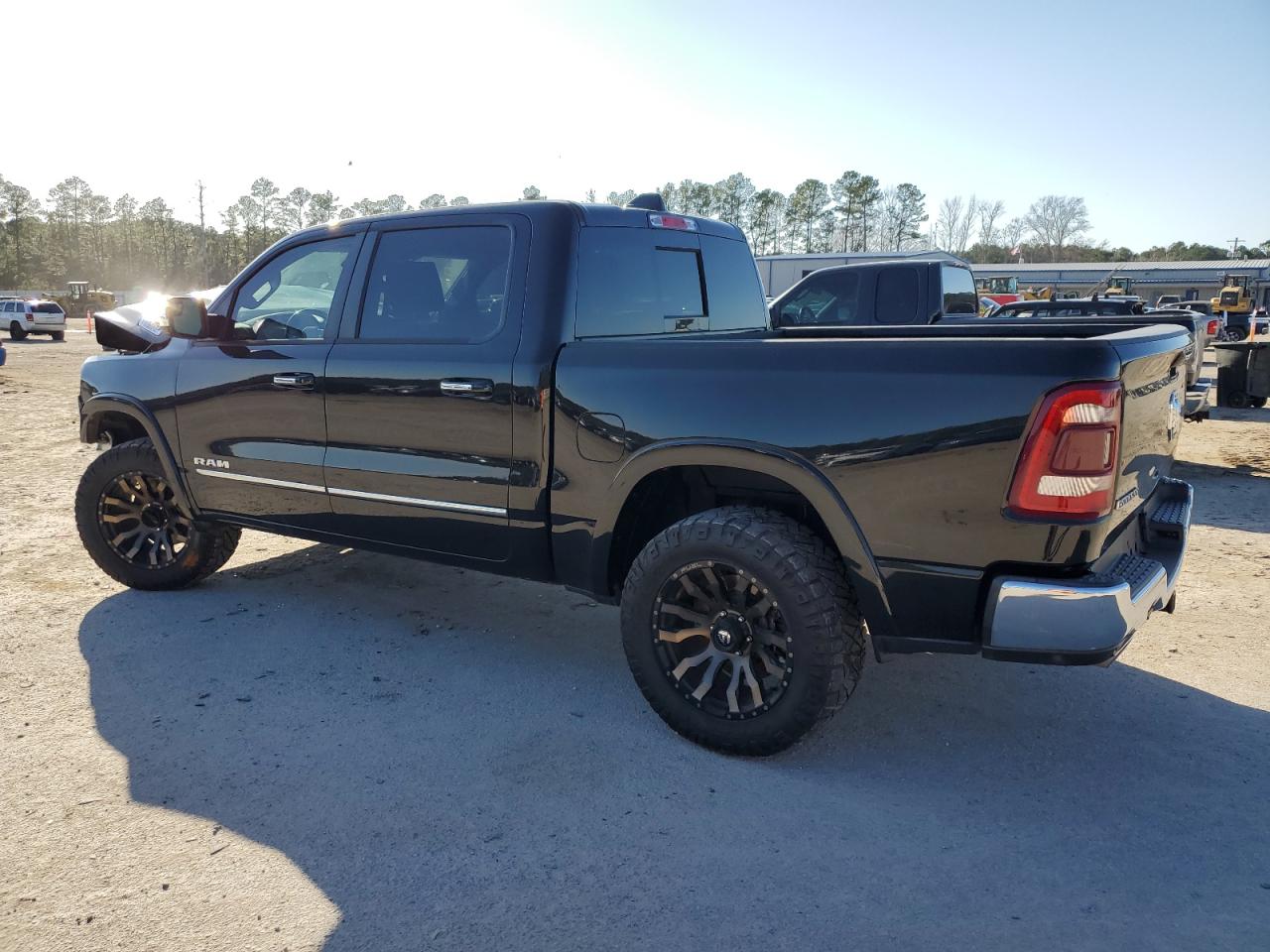 2019 RAM 1500 - Image 2