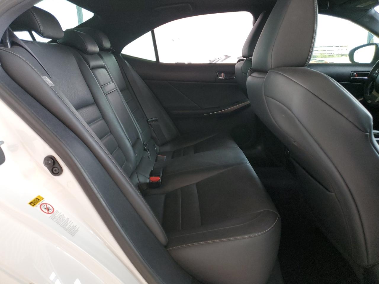 2015 Lexus IS - Image 10