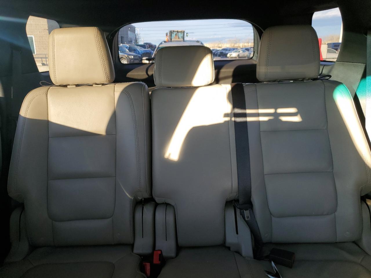 2015 Ford Explorer - Image 10