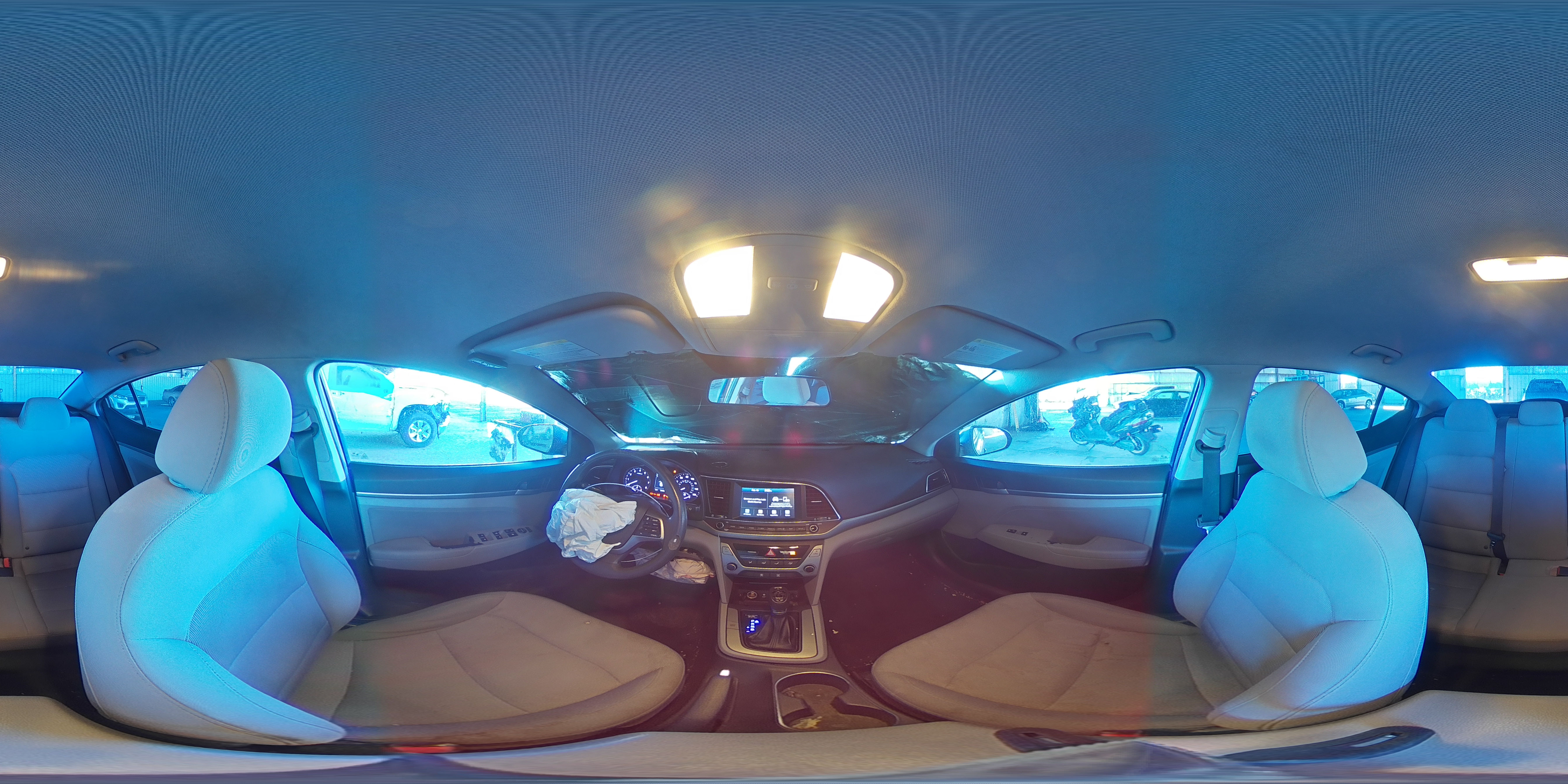 2018 Hyundai Elantra - Image 13
